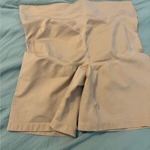 Cacique size 26/28 body shaper